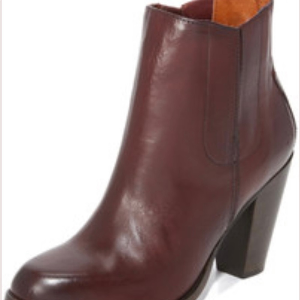 PRICE DROP Frye Jenny Jet Chelsea boots barely worn